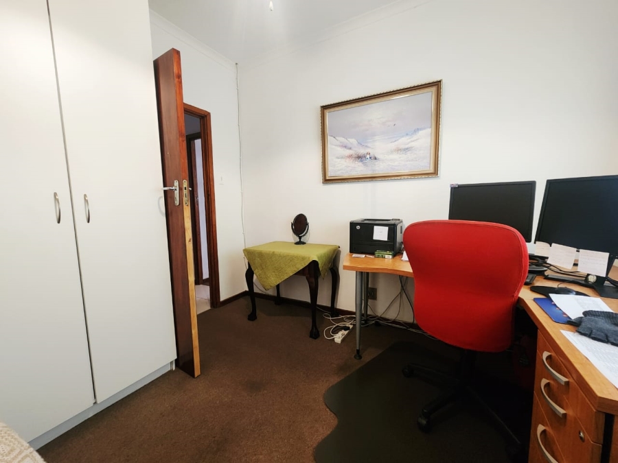 To Let 3 Bedroom Property for Rent in Bothasig Western Cape